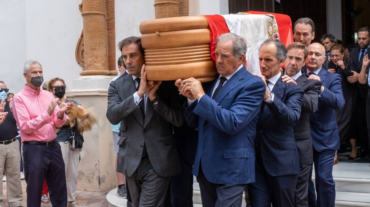 Multitudinario funeral de Miguel Báez Espuny &#039;El Litri&#039; en Huelva