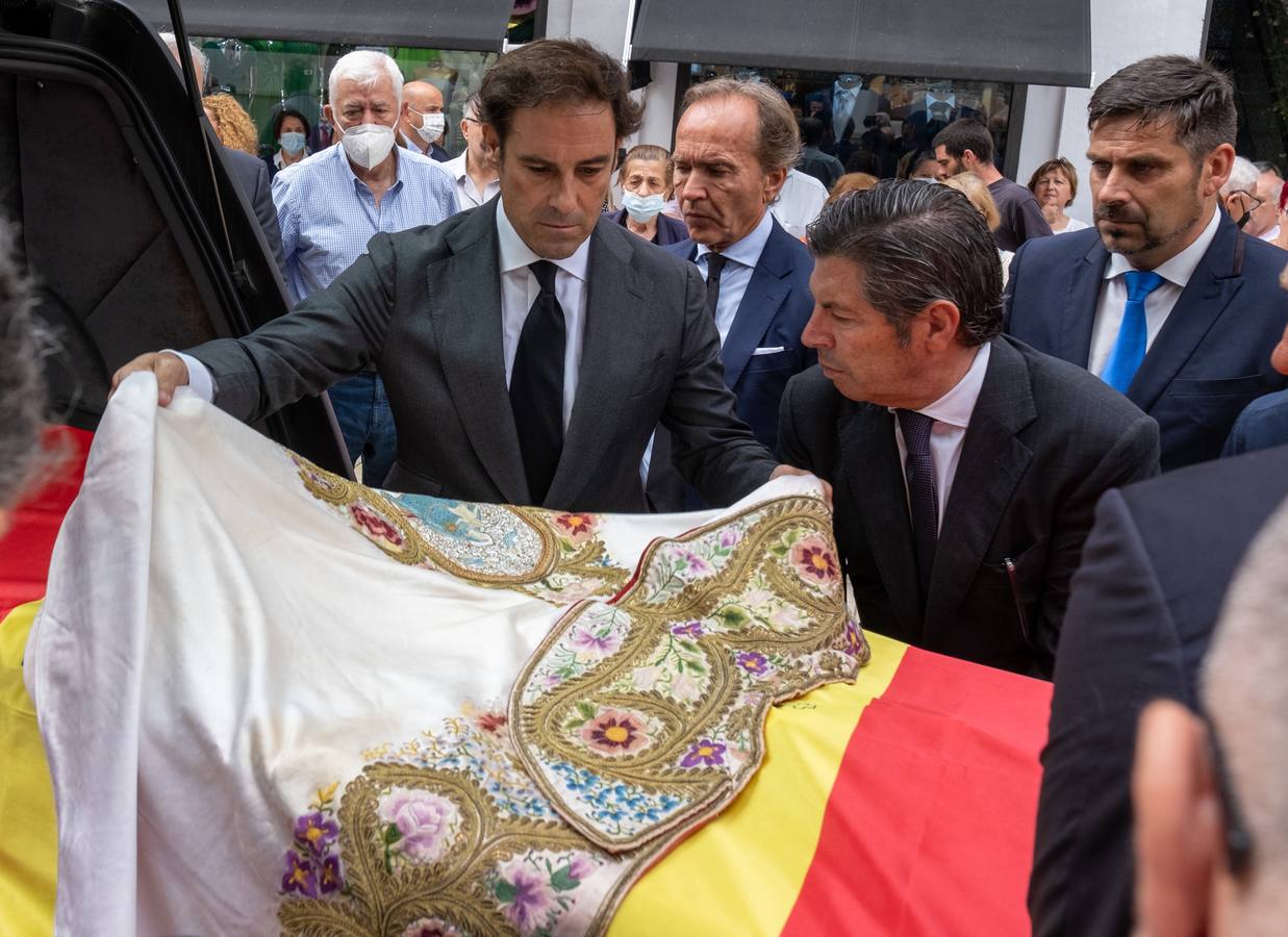 Multitudinario funeral de Miguel Báez Espuny &#039;El Litri&#039; en Huelva