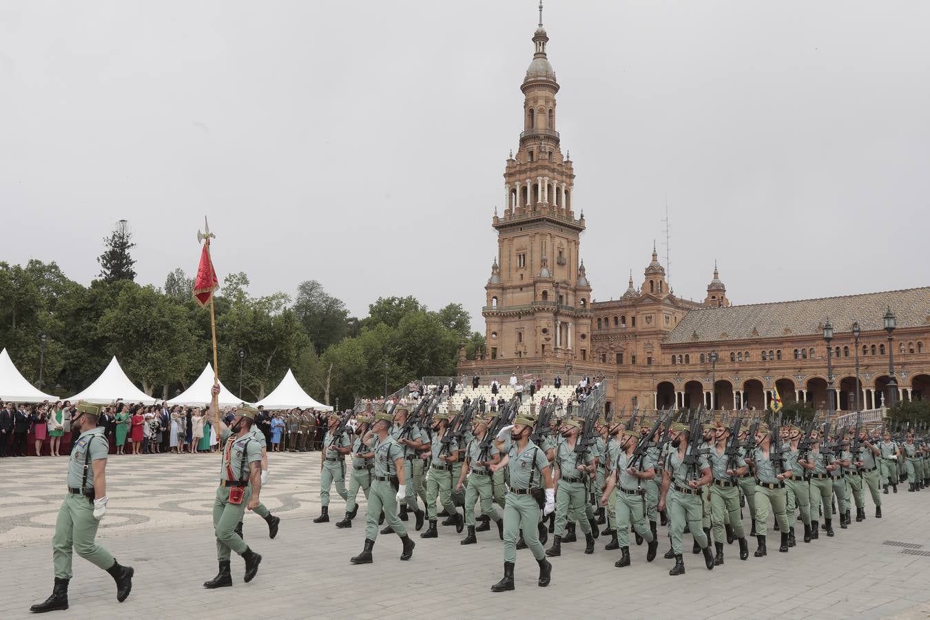 En imágenes, jura de bandera en la Plaza España