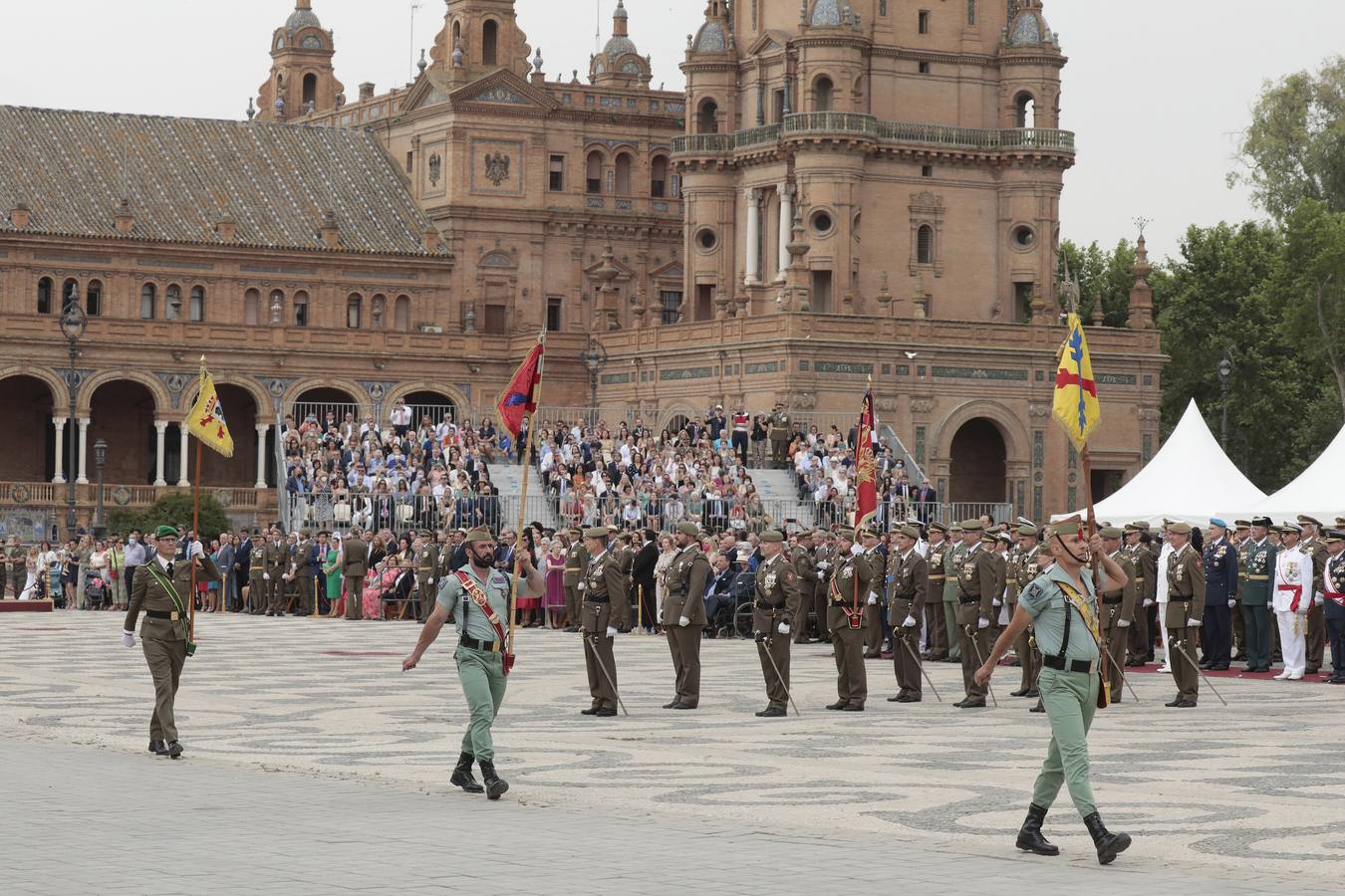 En imágenes, jura de bandera en la Plaza España