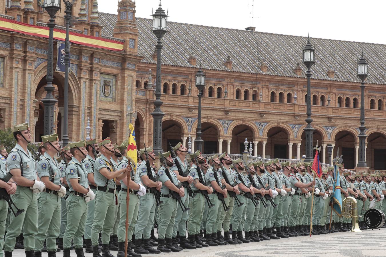 En imágenes, jura de bandera en la Plaza España