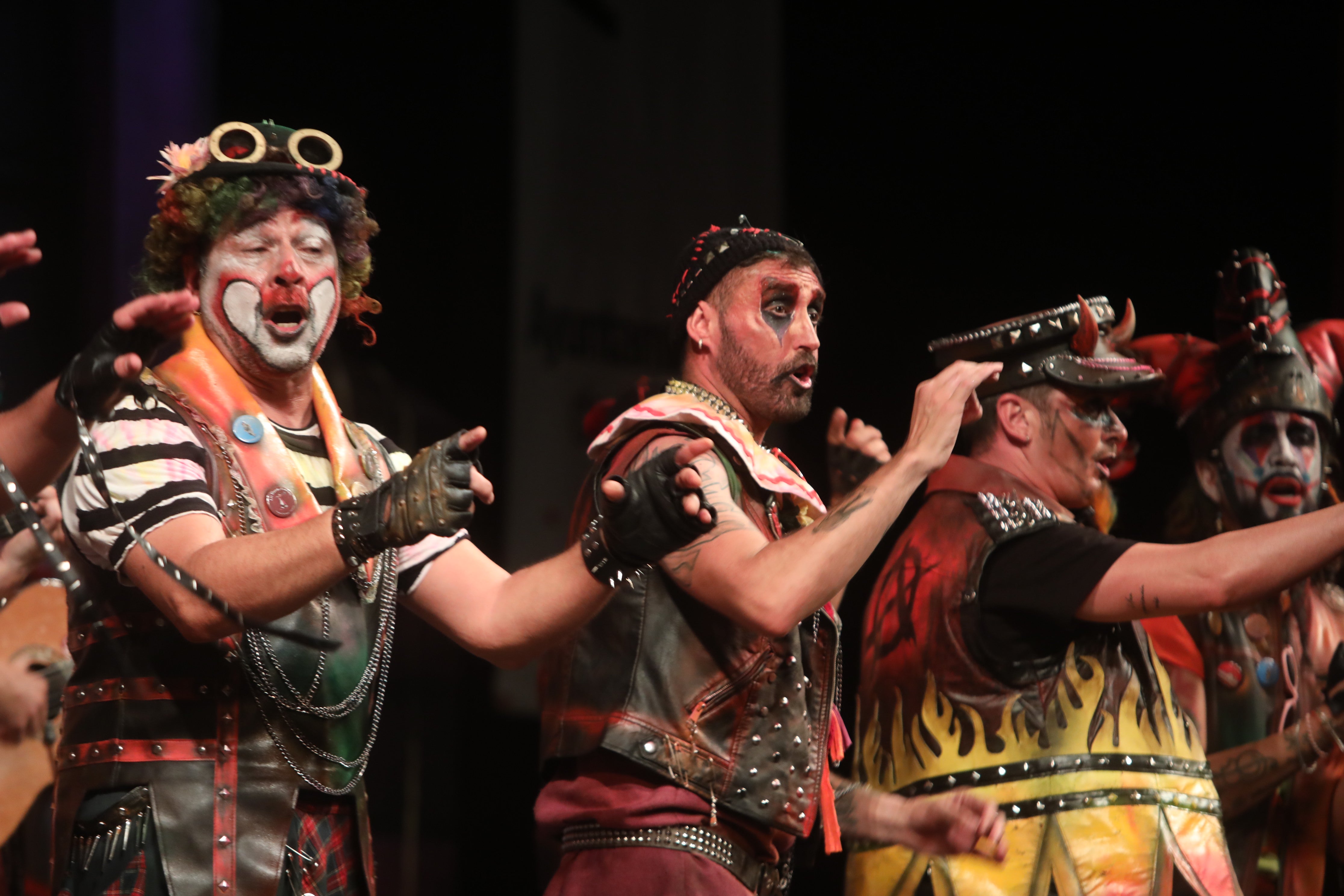 Fotos: Comparsa &#039;Los indomables&#039; en el COAC 2022. Carnaval de Cádiz