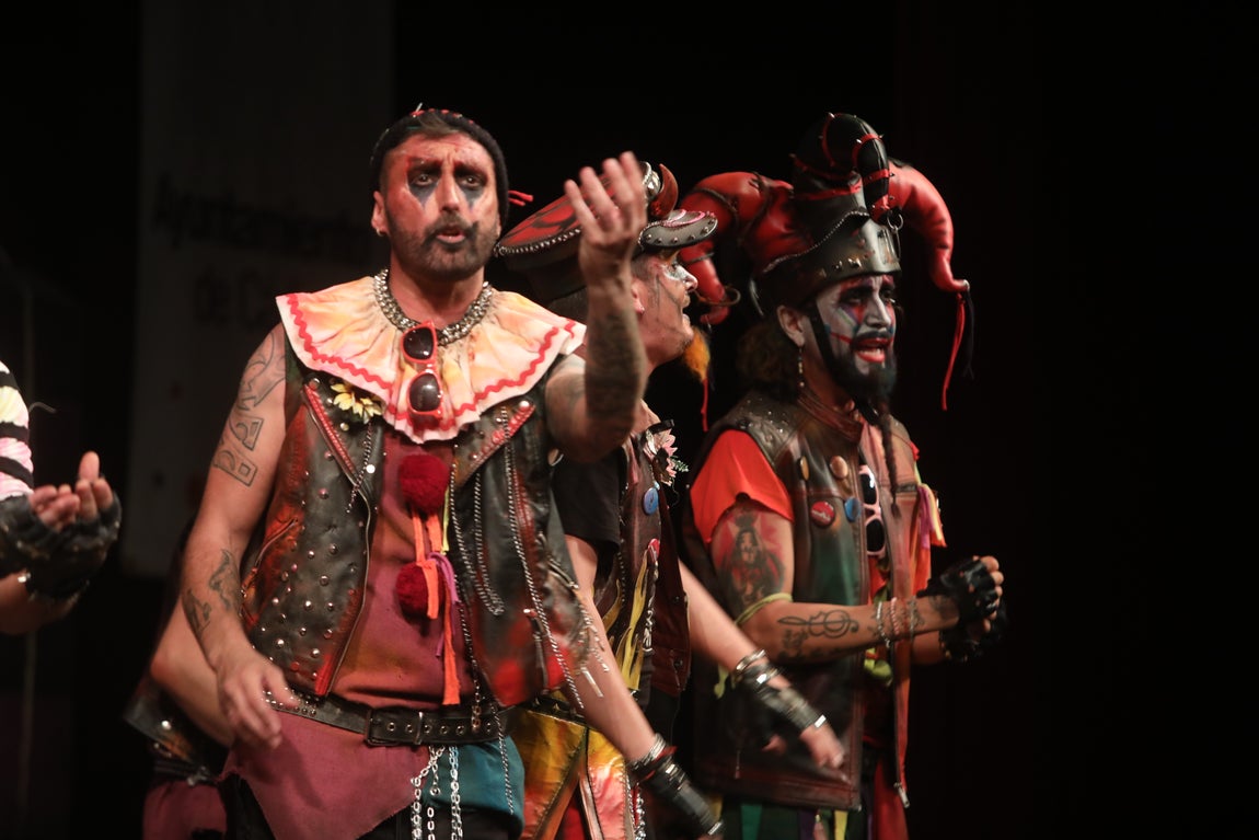 Fotos: Comparsa &#039;Los indomables&#039; en el COAC 2022. Carnaval de Cádiz