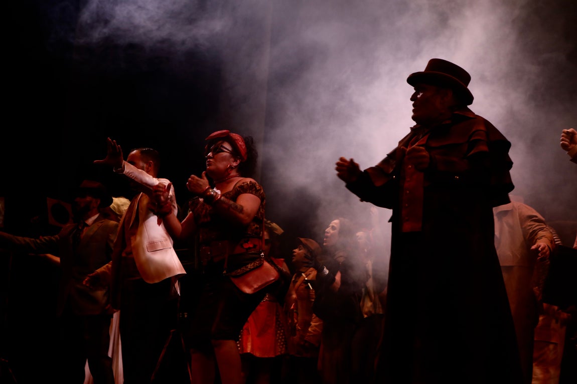 Fotos: coro &#039;La producción&#039; en el COAC 2022