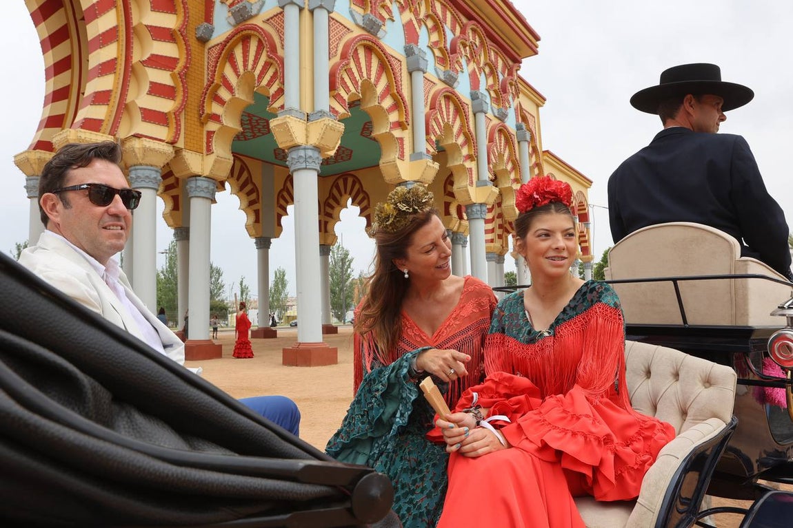 El familiar ambiente del domingo de Feria de Córdoba, en imágenes