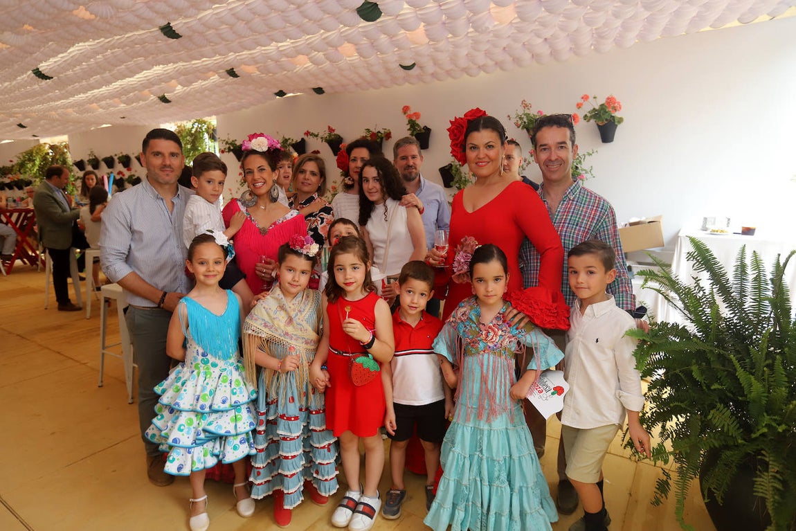 El espectacular ambiente en las casetas este domingo en la Feria de Córdoba, en imágenes