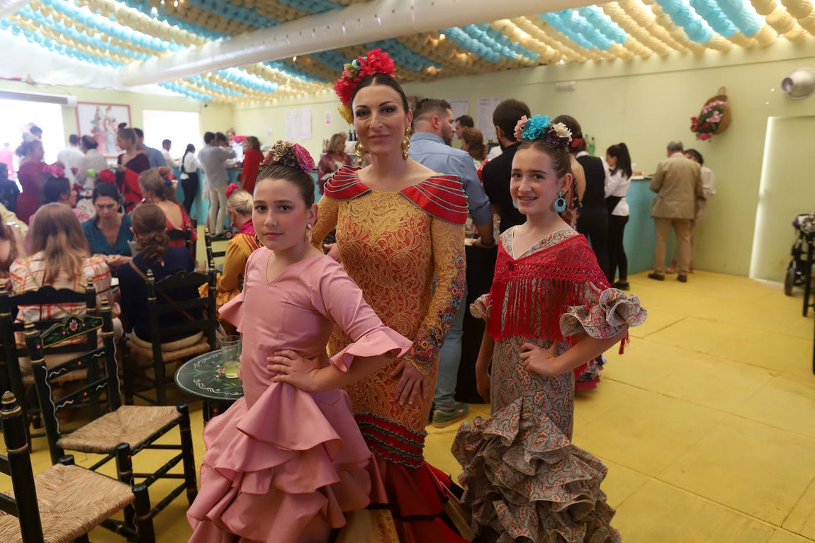 El espectacular ambiente en las casetas este domingo en la Feria de Córdoba, en imágenes
