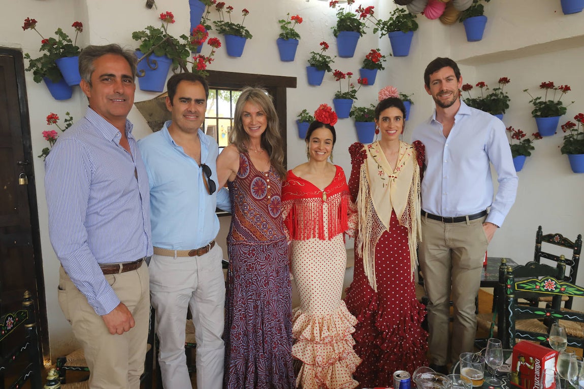 El espectacular ambiente en las casetas este domingo en la Feria de Córdoba, en imágenes
