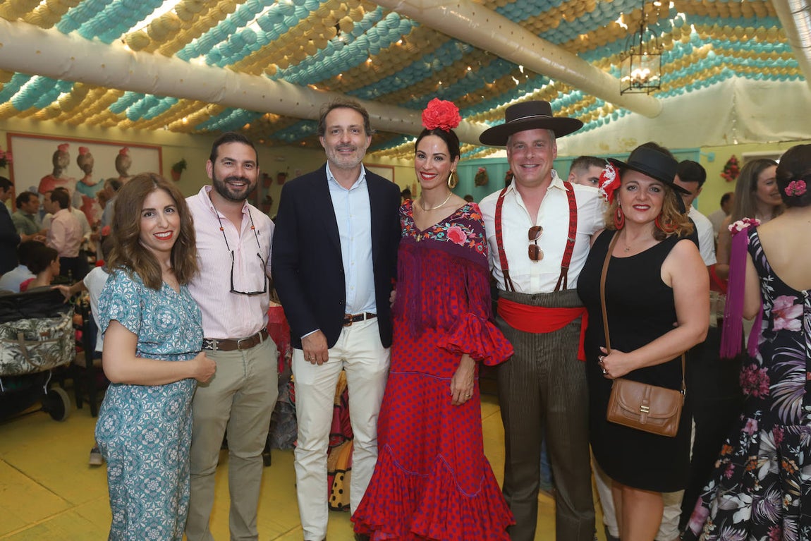 El espectacular ambiente en las casetas este domingo en la Feria de Córdoba, en imágenes