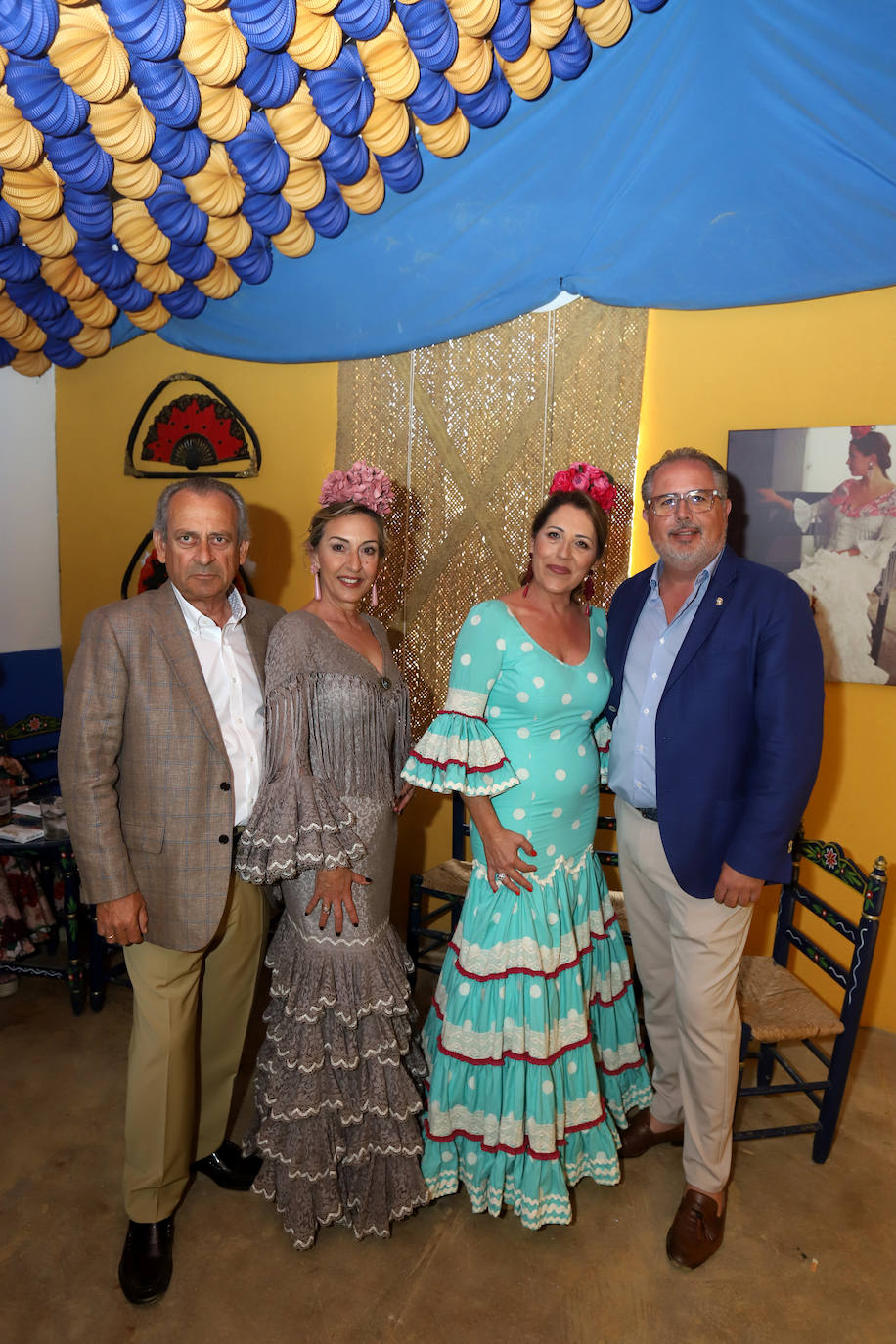 El espectacular ambiente en las casetas este domingo en la Feria de Córdoba, en imágenes