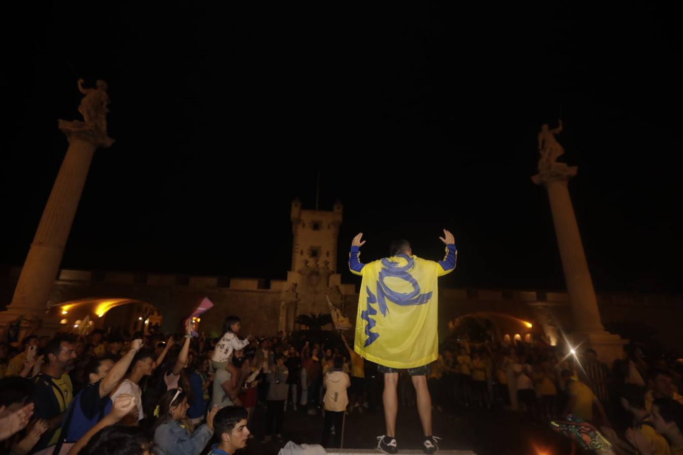 GALERIA: Fotos de la celebración de la afición cadista por la permanencia del Cádiz CF