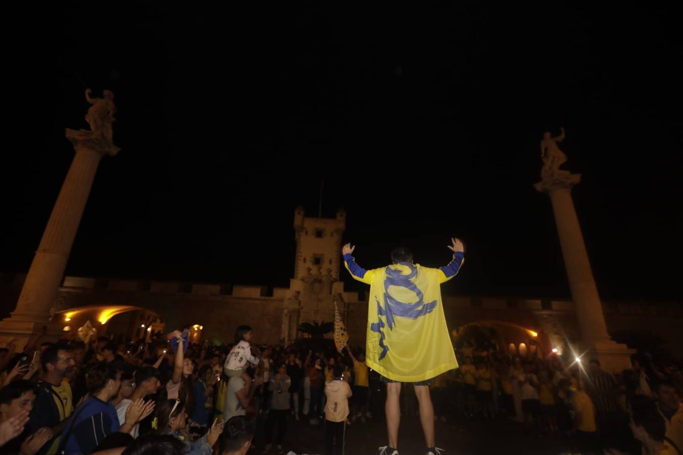 GALERIA: Fotos de la celebración de la afición cadista por la permanencia del Cádiz CF