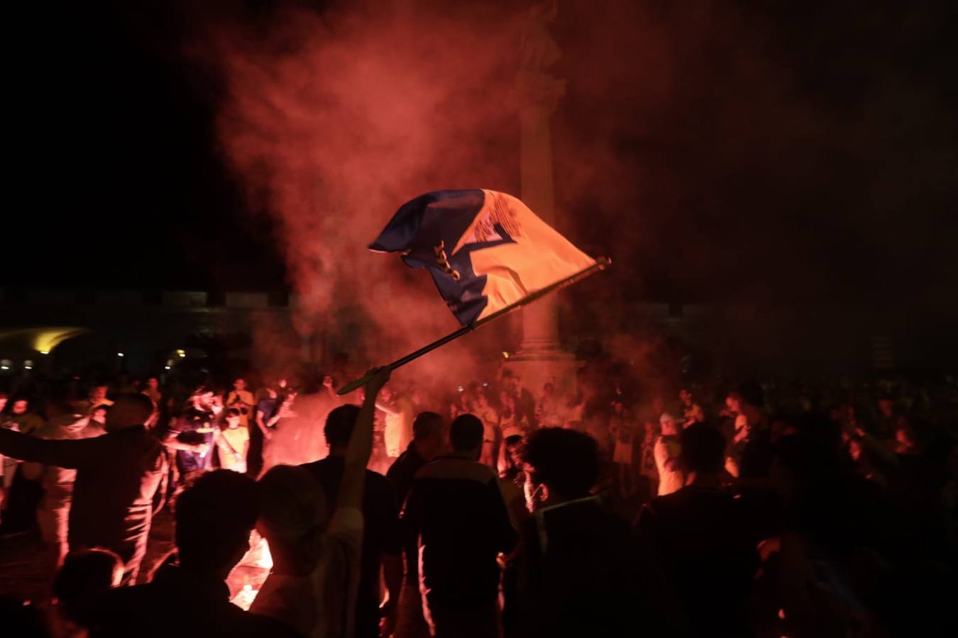 GALERIA: Fotos de la celebración de la afición cadista por la permanencia del Cádiz CF