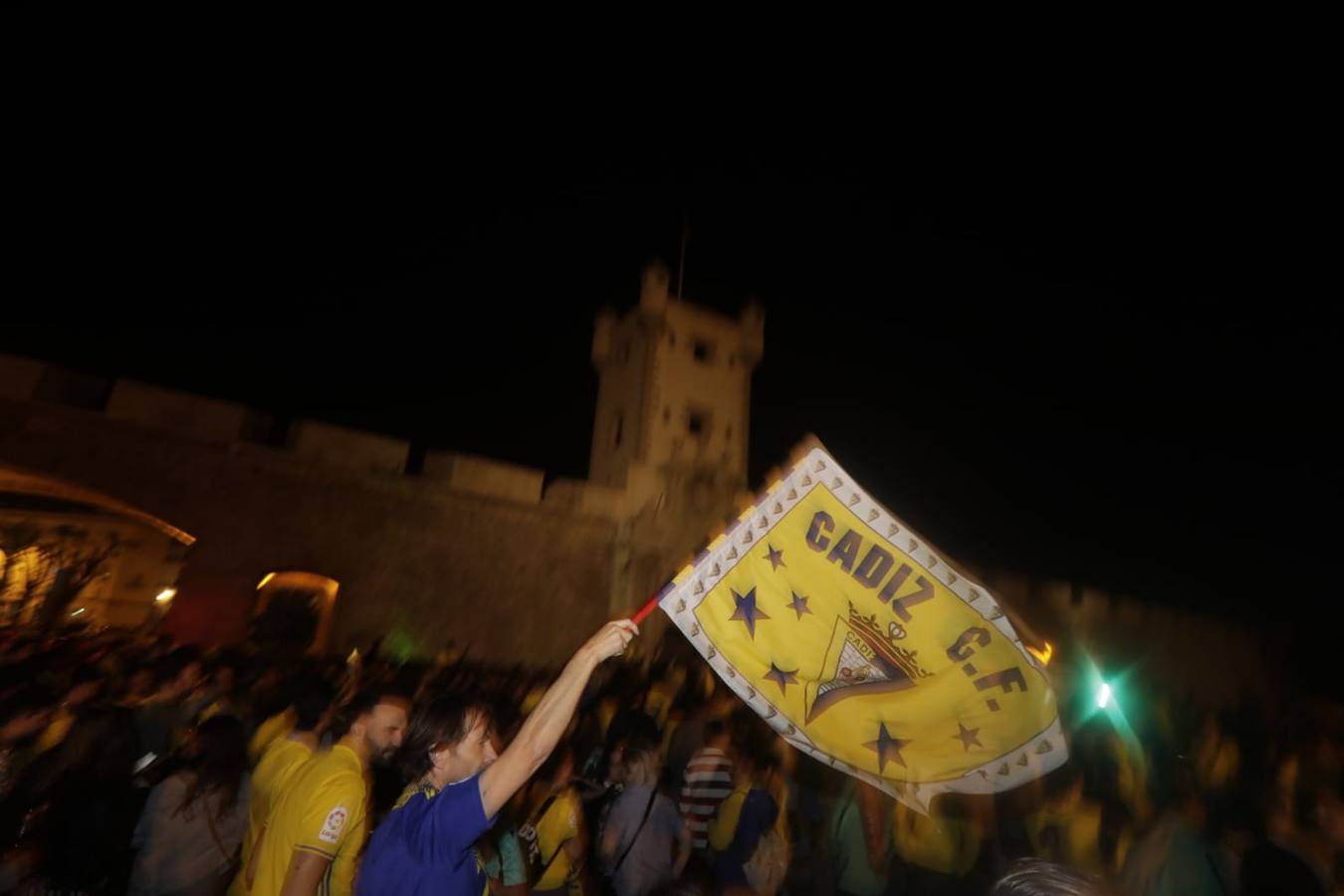 GALERIA: Fotos de la celebración de la afición cadista por la permanencia del Cádiz CF