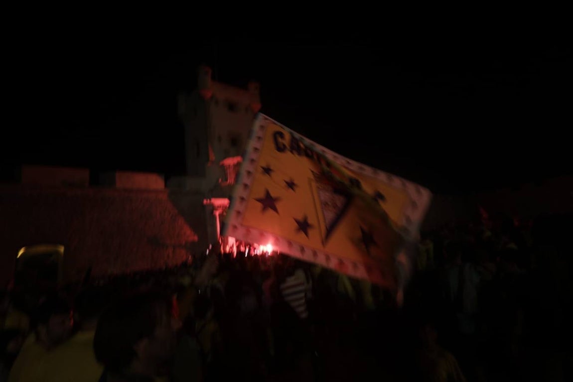 GALERIA: Fotos de la celebración de la afición cadista por la permanencia del Cádiz CF