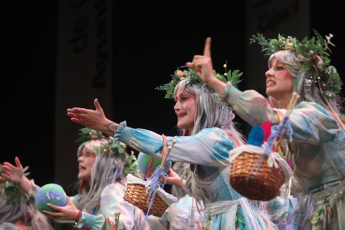 Fotos: comparsa &#039;La creadora&#039; en el COAC 2022