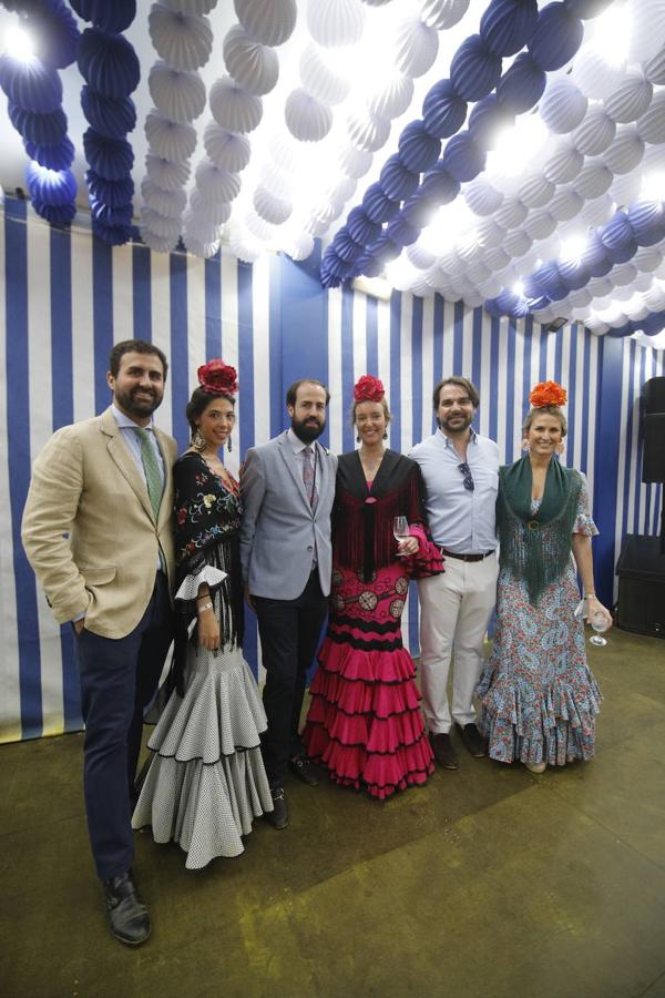 Feria de Córdoba 2022 | El elegante ambiente en las casetas del lunes, en imágenes