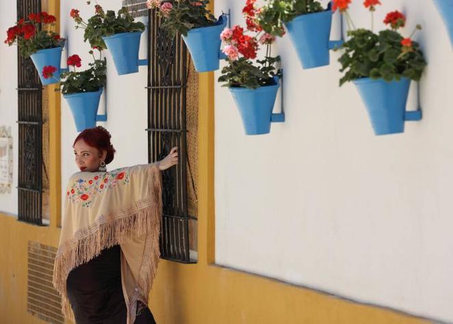 El relajado ambiente en el recinto ferial del lunes de la Feria de Córdoba, en imágenes