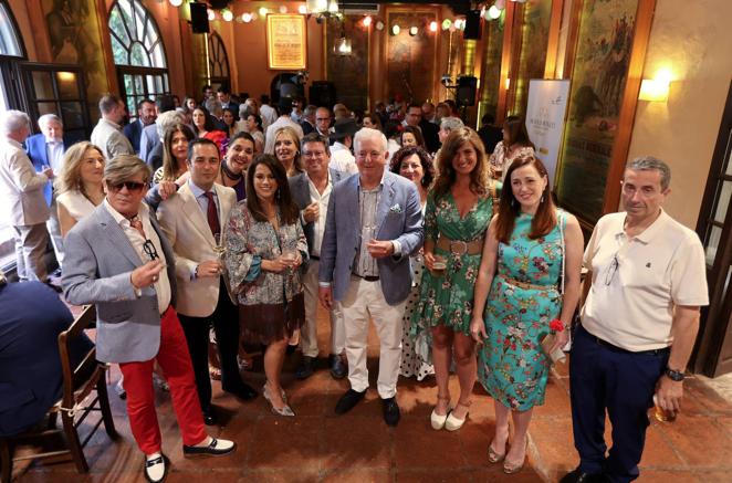 Feria de Córdoba 2022 | El elegante ambiente en las casetas del lunes, en imágenes