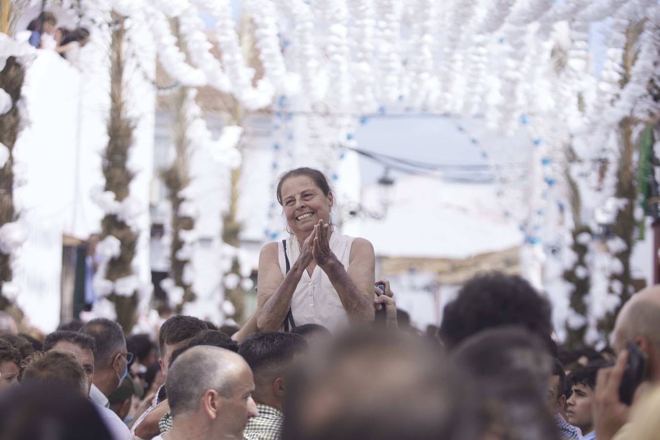 La Reina de Almonte vuelve a la calle, en imágenes