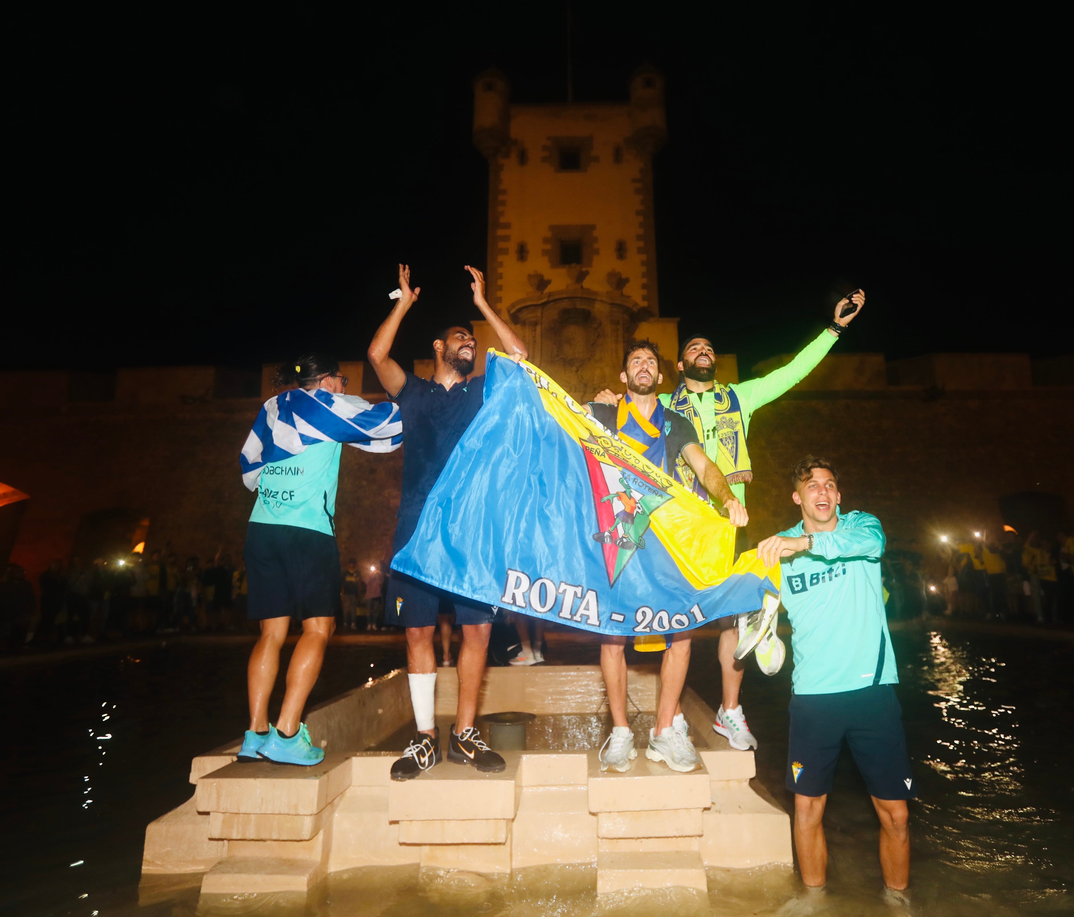 La celebración del Cádiz CF con su afición en imágenes