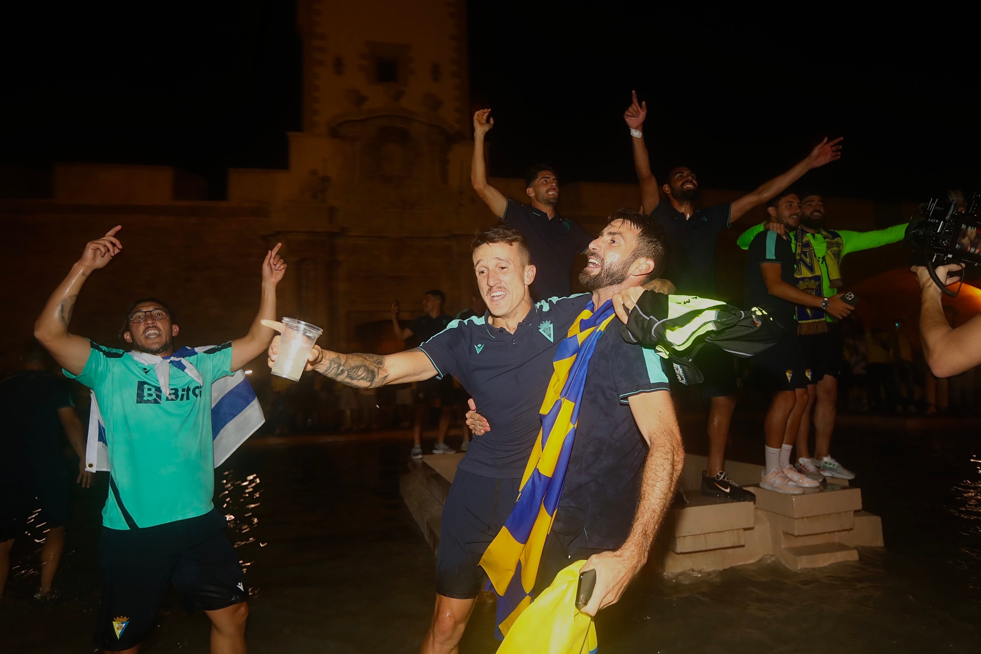 La celebración del Cádiz CF con su afición en imágenes