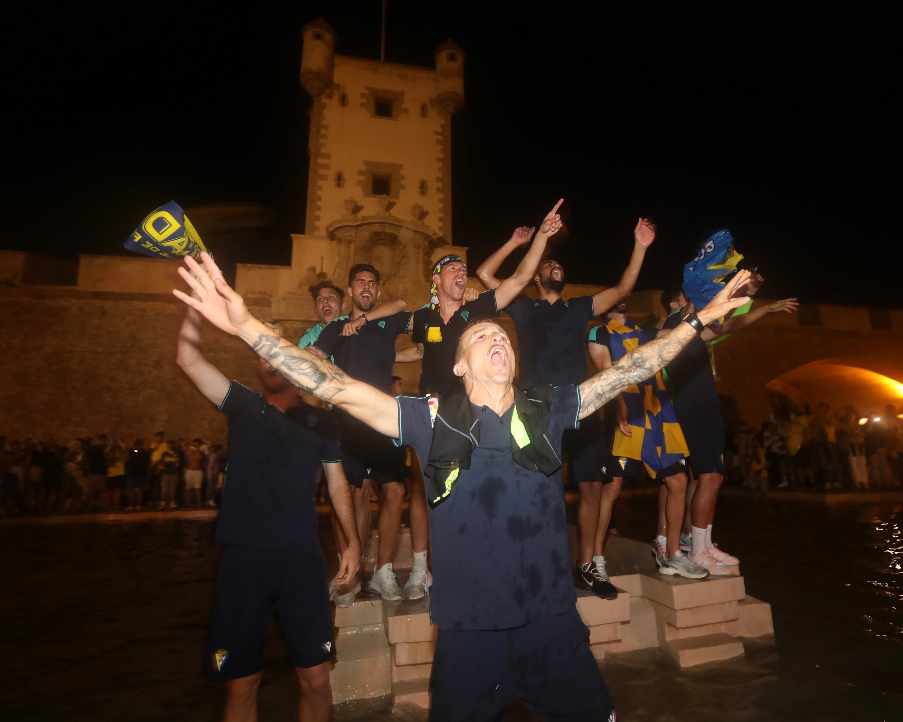 La celebración del Cádiz CF con su afición en imágenes