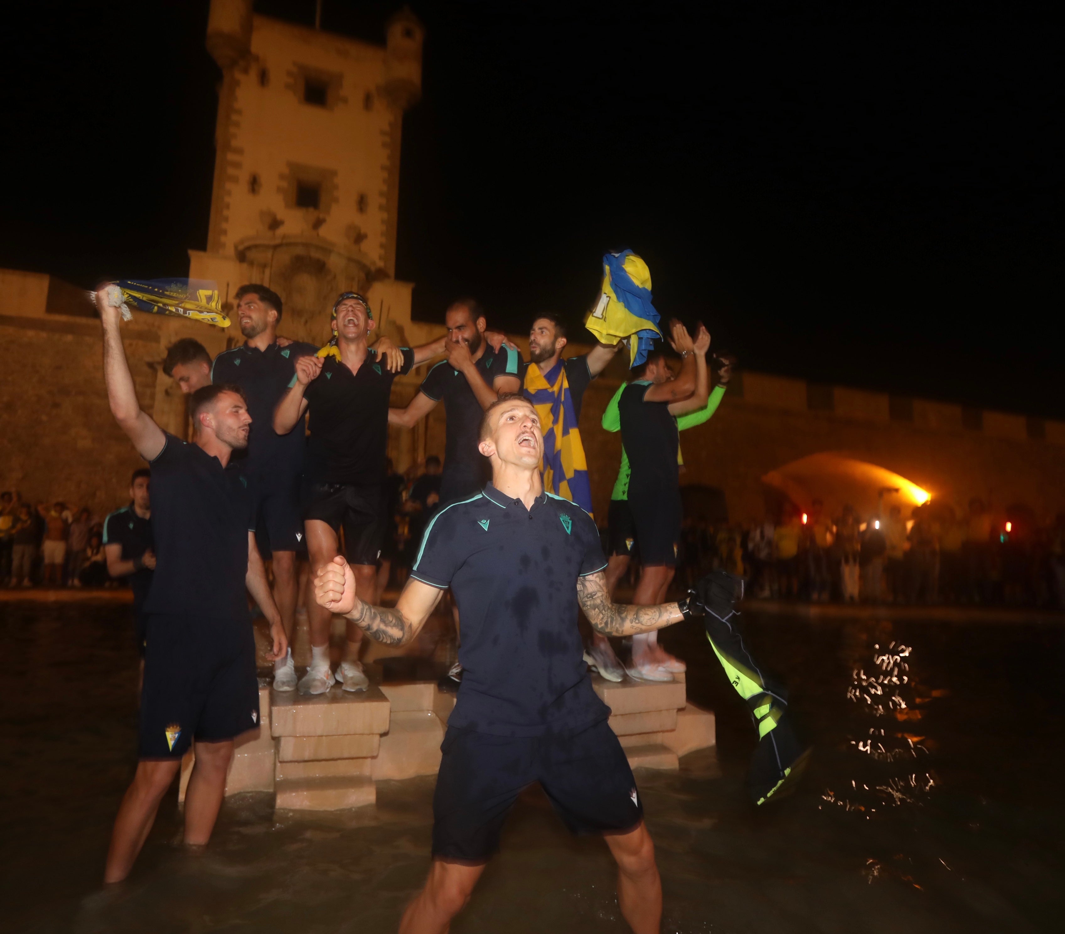 La celebración del Cádiz CF con su afición en imágenes