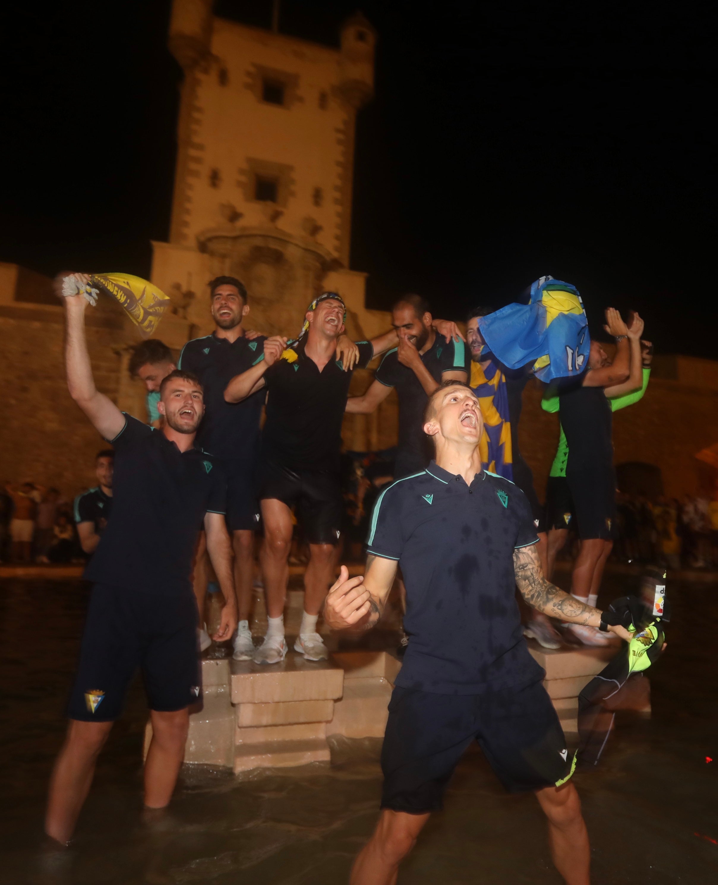 La celebración del Cádiz CF con su afición en imágenes