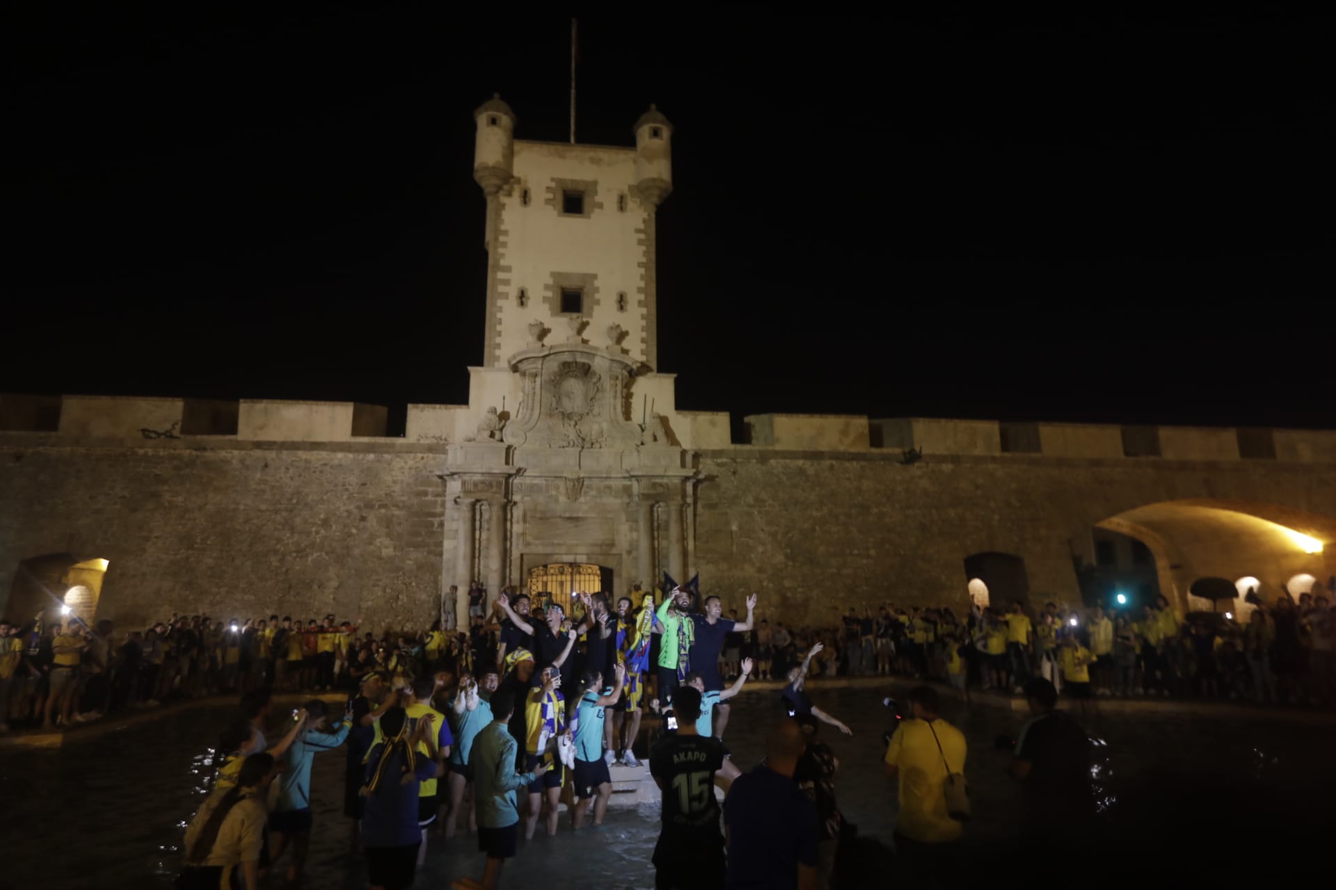 La celebración del Cádiz CF con su afición en imágenes