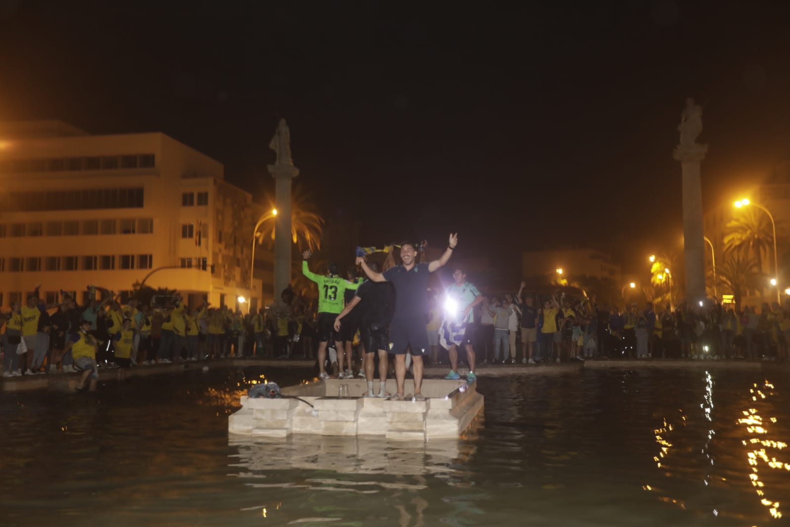 La celebración del Cádiz CF con su afición en imágenes