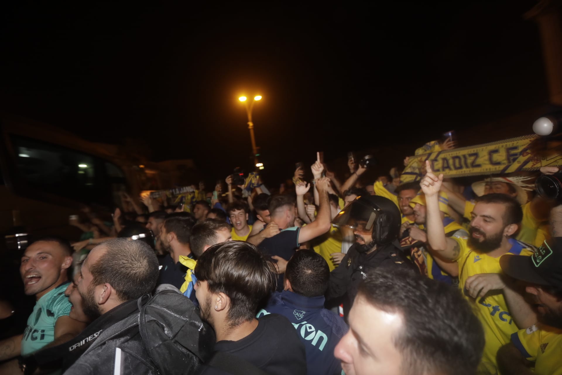 La celebración del Cádiz CF con su afición en imágenes