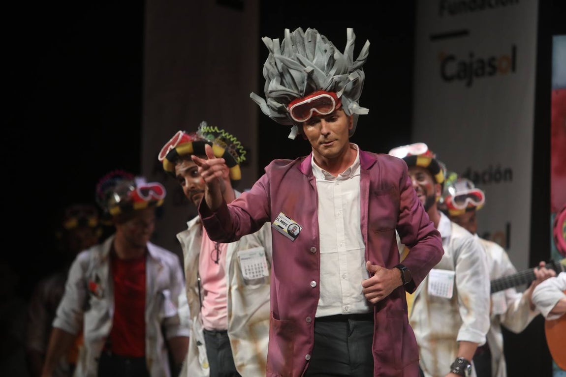 Fotos: Comparsa &#039;¿Me meto o no me meto?&#039; en el COAC 2022. Carnaval de Cádiz