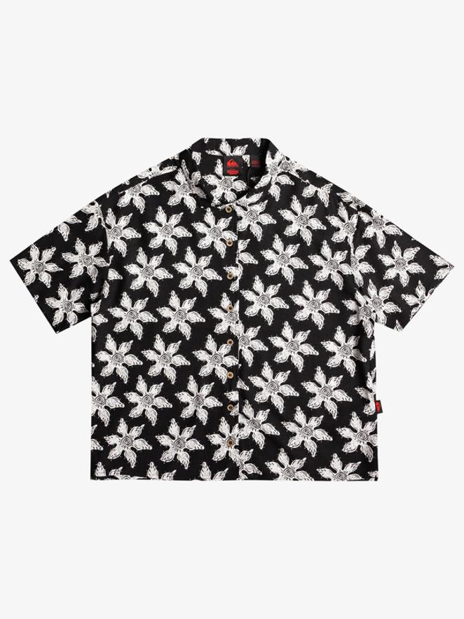 Quicksilver - Prendas inspiradas en Stranger Things. Camisa cropped con estampado de flores, de la colección cápsula de Stranger Things para Quicksilver. Precio: 59,99€.