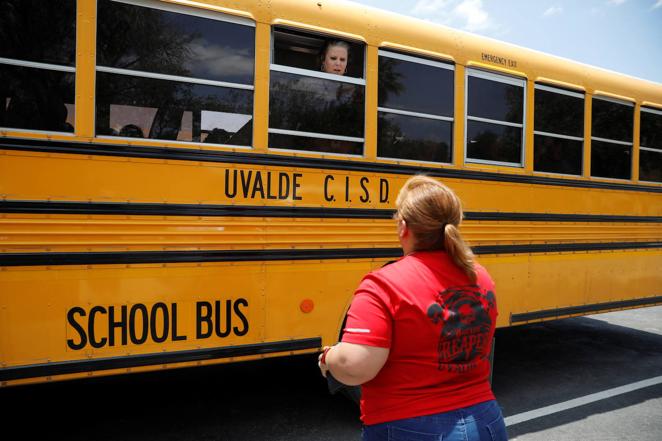 El autobús de la escuela de primaria donde se ha producido el tiroteo. 