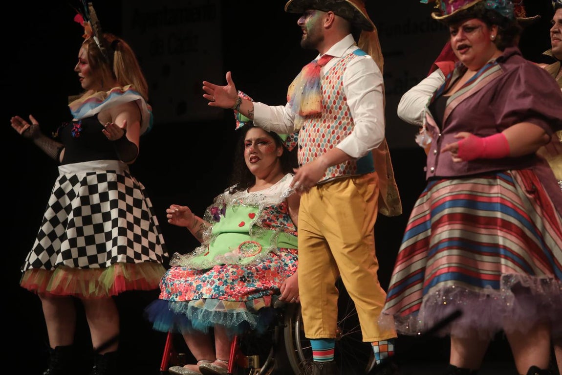 Fotos: Comparsa &#039;Bendita locura&#039; en el COAC 2022. Carnaval de Cádiz