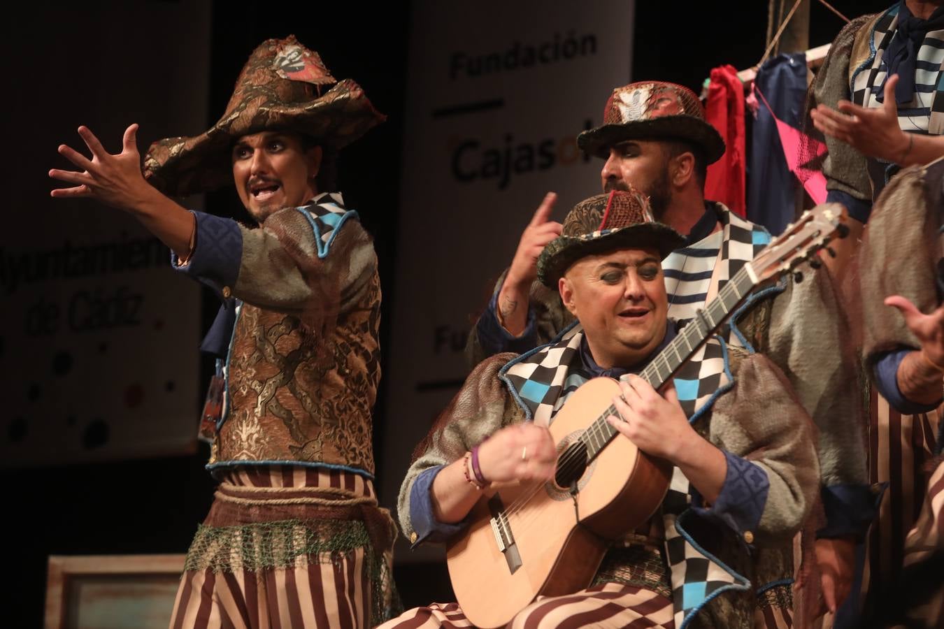 Fotos: Comparsa &#039;Los viajantes&#039; en el COAC 2022. Carnaval de Cádiz