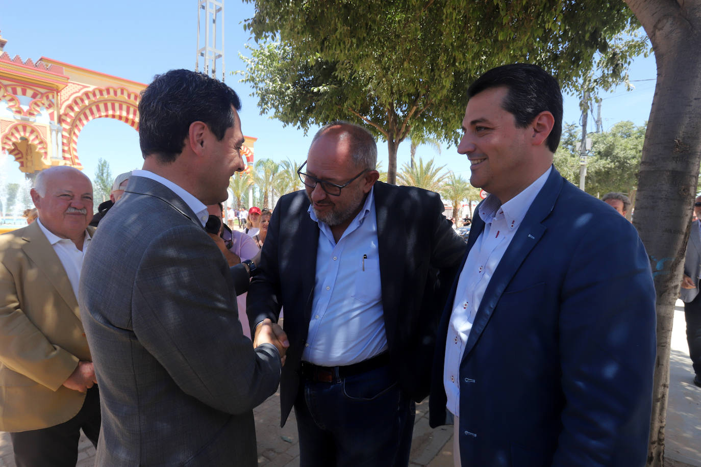 La visita del presidente de la Junta a la Feria, en imágenes