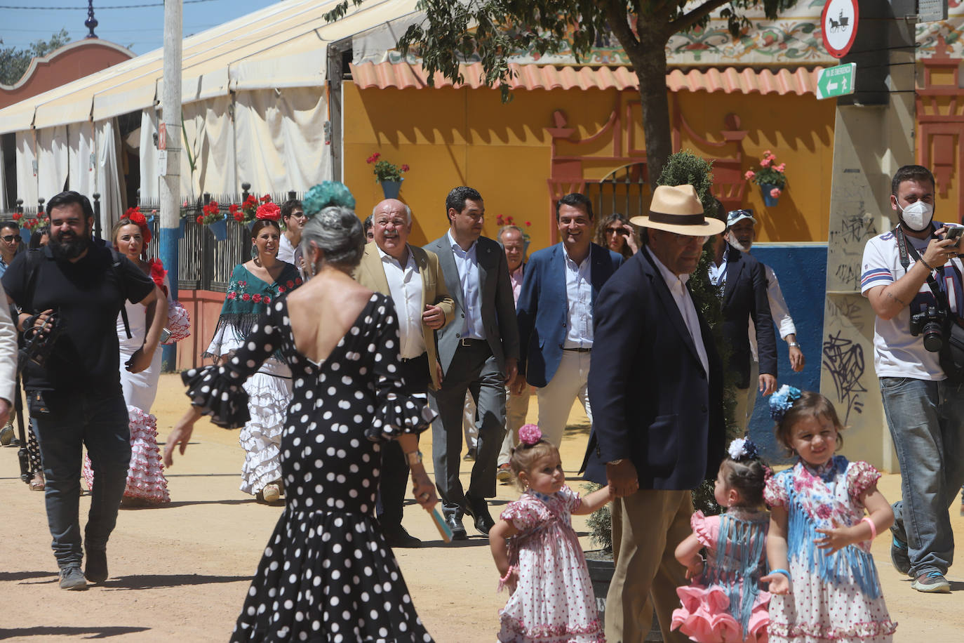 La visita del presidente de la Junta a la Feria, en imágenes