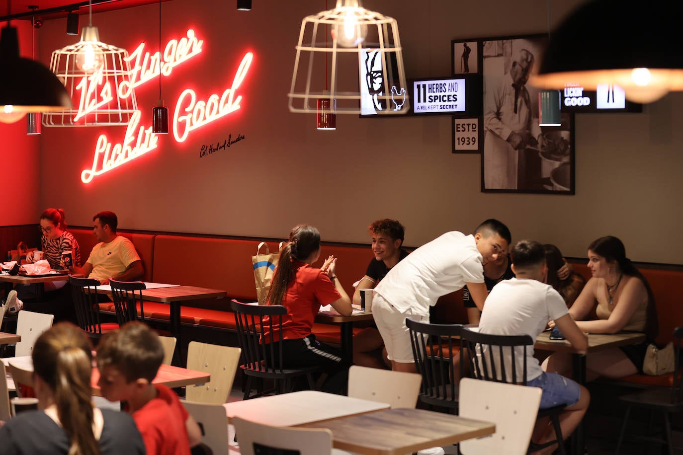 La inauguración del KFC en El Arcángel de Córdoba, en imágenes