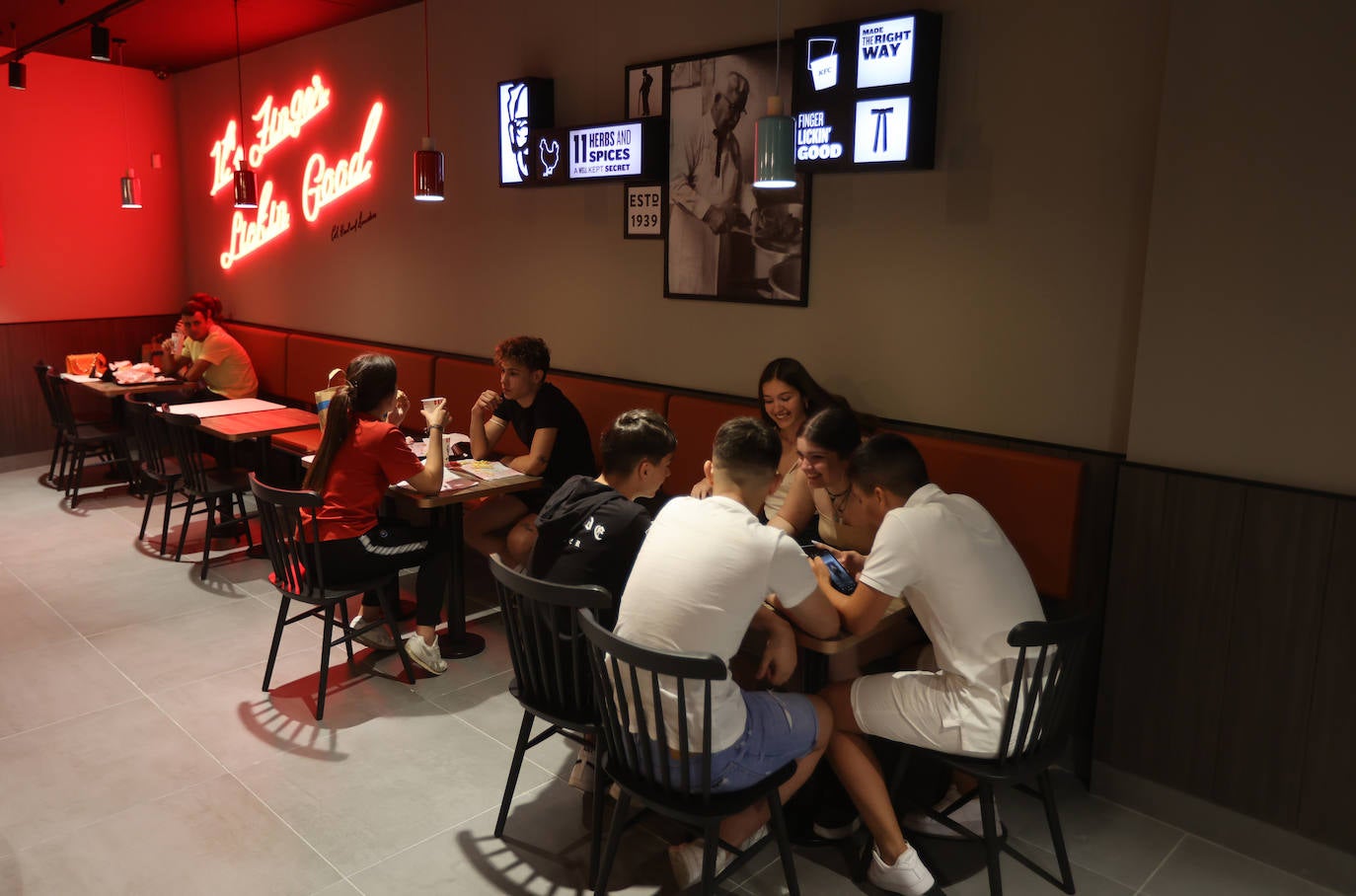 La inauguración del KFC en El Arcángel de Córdoba, en imágenes