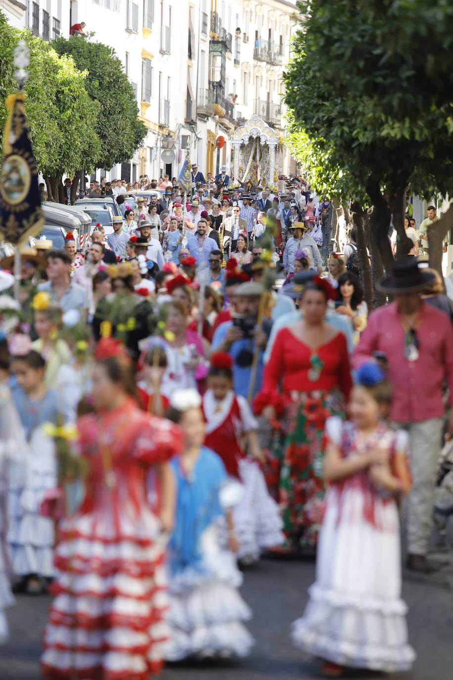 La belleza de la salida de la Hermandad del Rocío de Córdoba, en imágenes