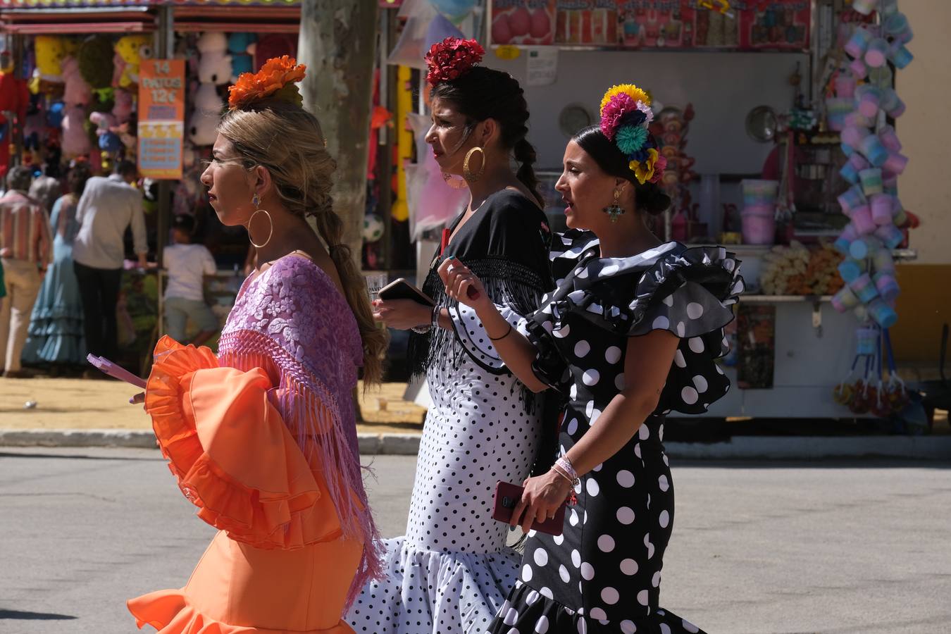 Fotos: Viento y calor en la primera jornada de la Feria de El Puerto en Las Banderas