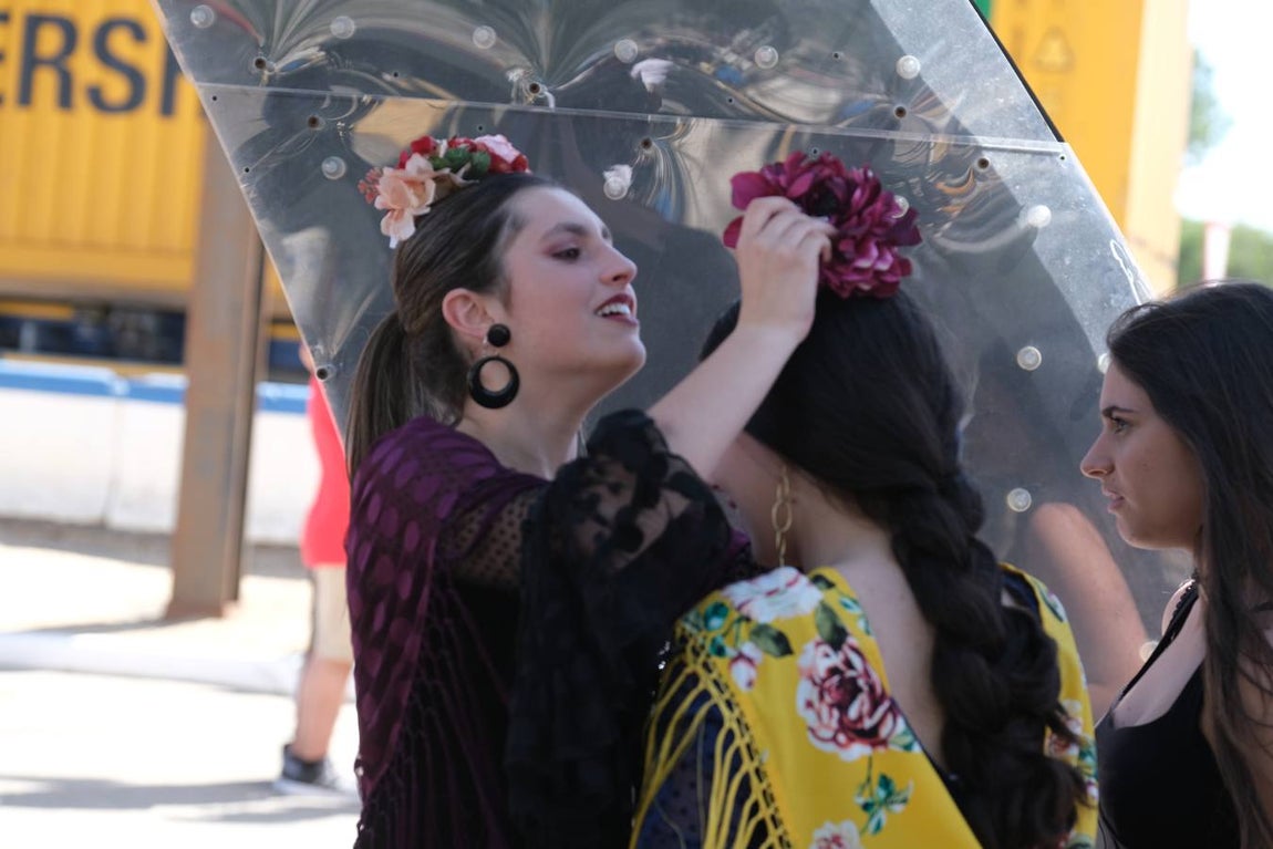 Fotos: Viento y calor en la primera jornada de la Feria de El Puerto en Las Banderas