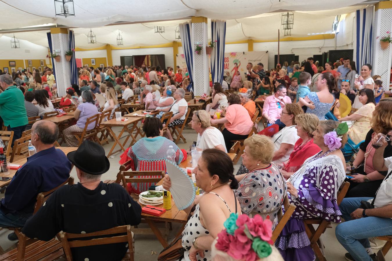 Fotos: Viento y calor en la primera jornada de la Feria de El Puerto en Las Banderas