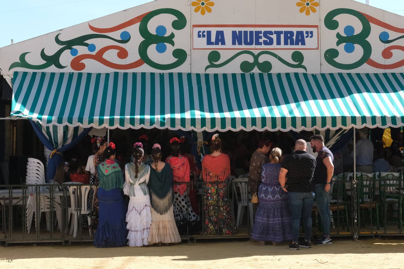 Fotos: Viento y calor en la primera jornada de la Feria de El Puerto en Las Banderas