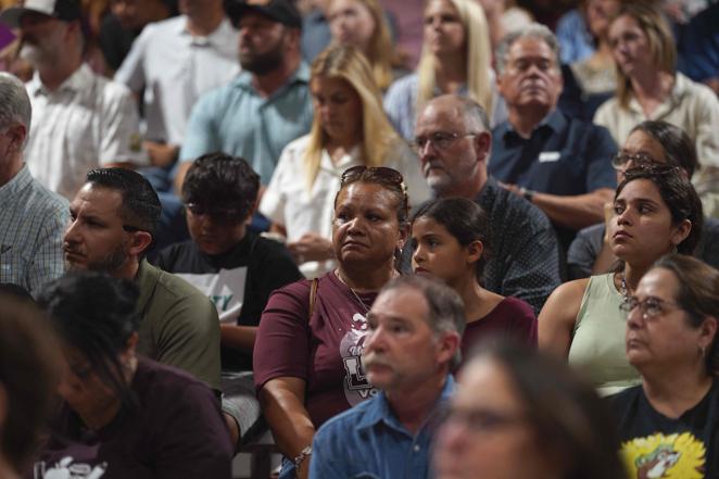 La matanza ocurrió en Texas, en el centro de educación primaria Robb Elementary School en Uvalde, una pequeña localidad de clase trabajadora a 120 kilómetros al oeste de San Antonio, a mitad de camino entre esa ciudad y la frontera con México.