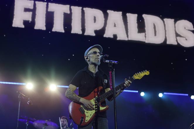 El vibrante concierto de Fito Fitipaldi en Córdoba, en imágenes