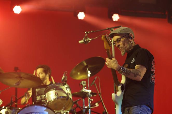 El vibrante concierto de Fito Fitipaldi en Córdoba, en imágenes