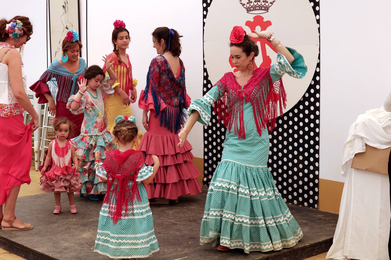 El divertido ambiente del viernes de Feria de Córdoba, en imágenes